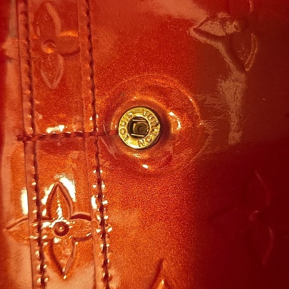 Louis Vuitton Red Vernis Patent Leather Snap Continental Wallet - Picture 3 of 11